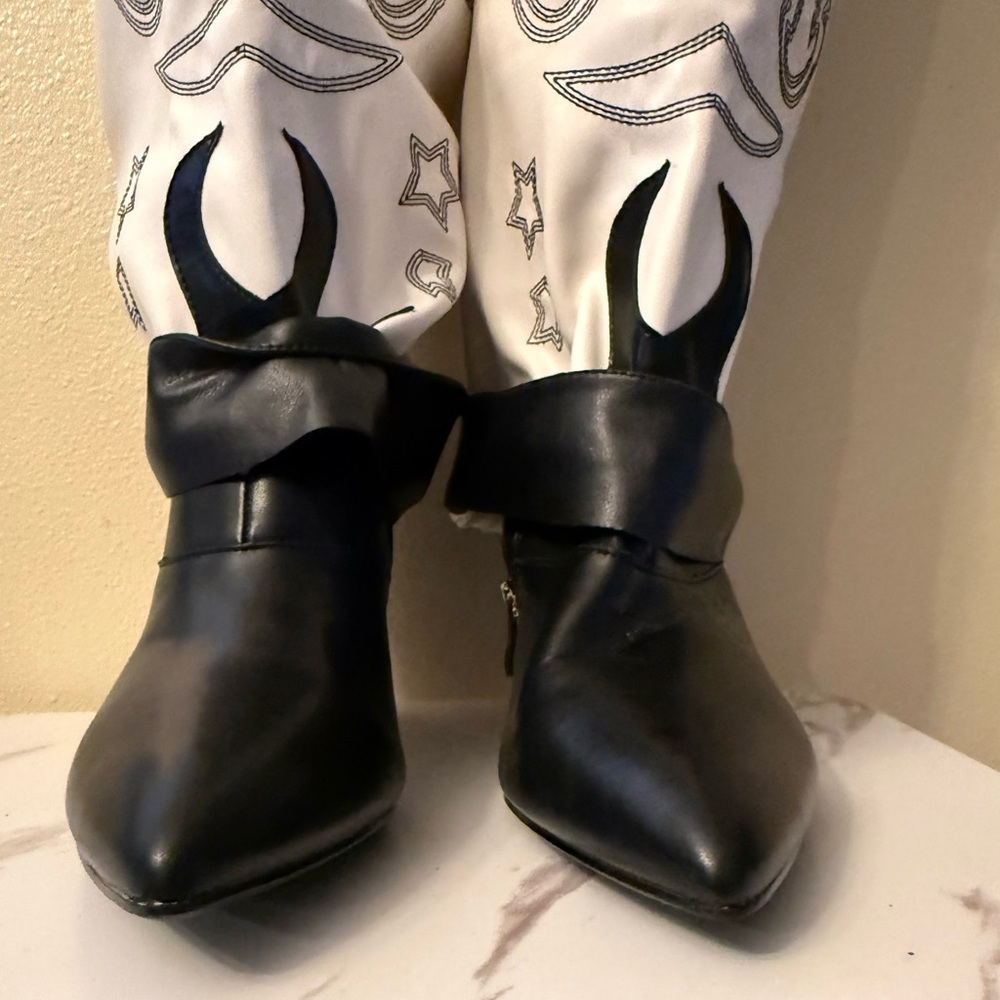 NWOB Azalea Wang Modatope Vegan Leather Fold Over Boots, Black, White, Size 10 - Picture 5 of 15